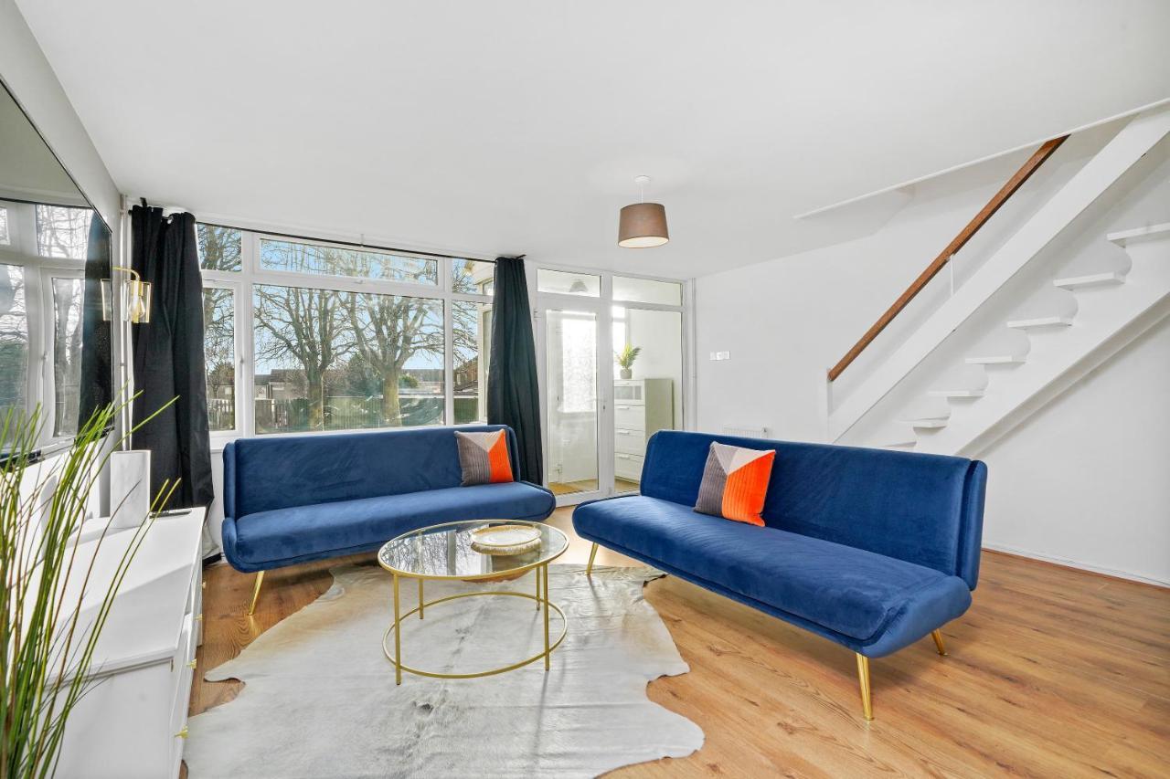 Cosy 3 Bedroom With Free Parking, Garden And Smart Tv With Netflix By Yoko Property Coventry Exterior photo